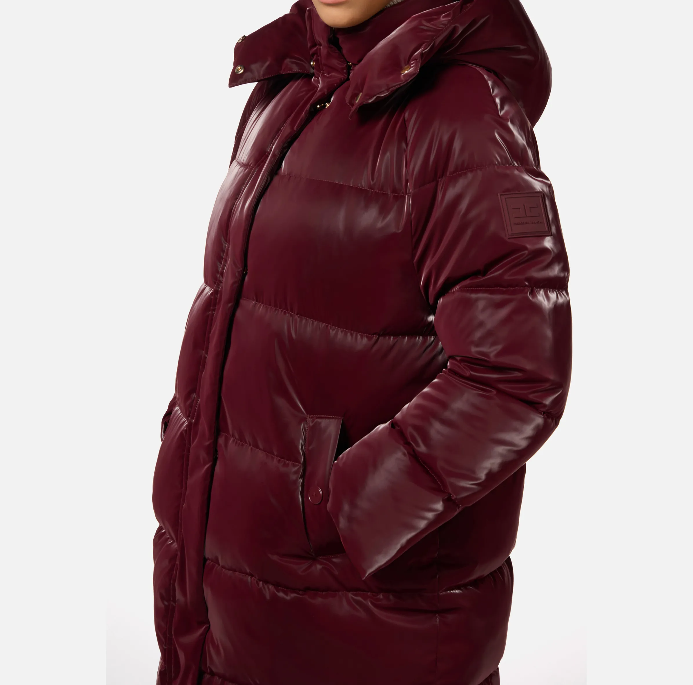 Piumino lungo in nylon satin con cappuccio