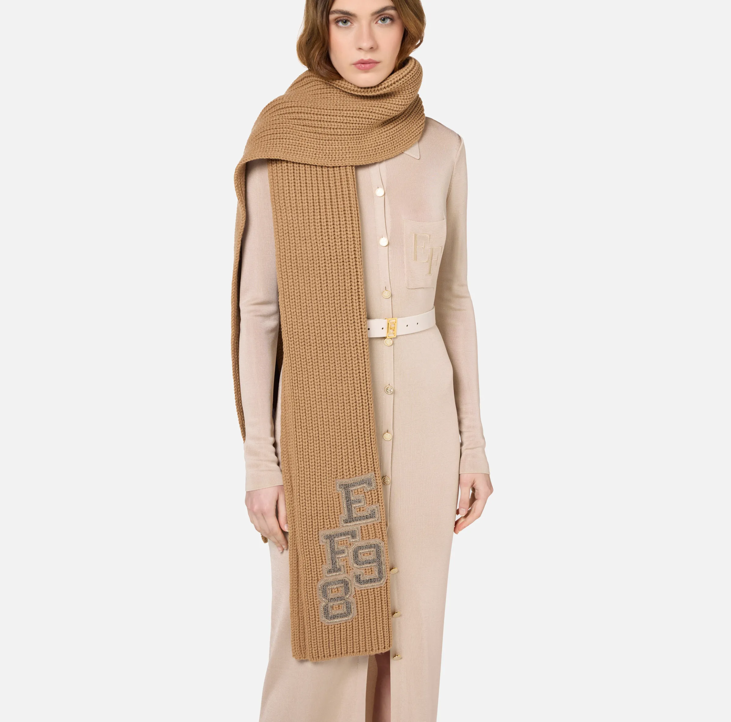 Sciarpa in lana a coste con patch stile college