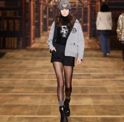 Shorts in fresco di lana con sacco tasche