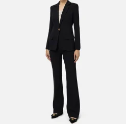 Tailleur in crêpe stretch con giacca sfiancata e pantalone dritto