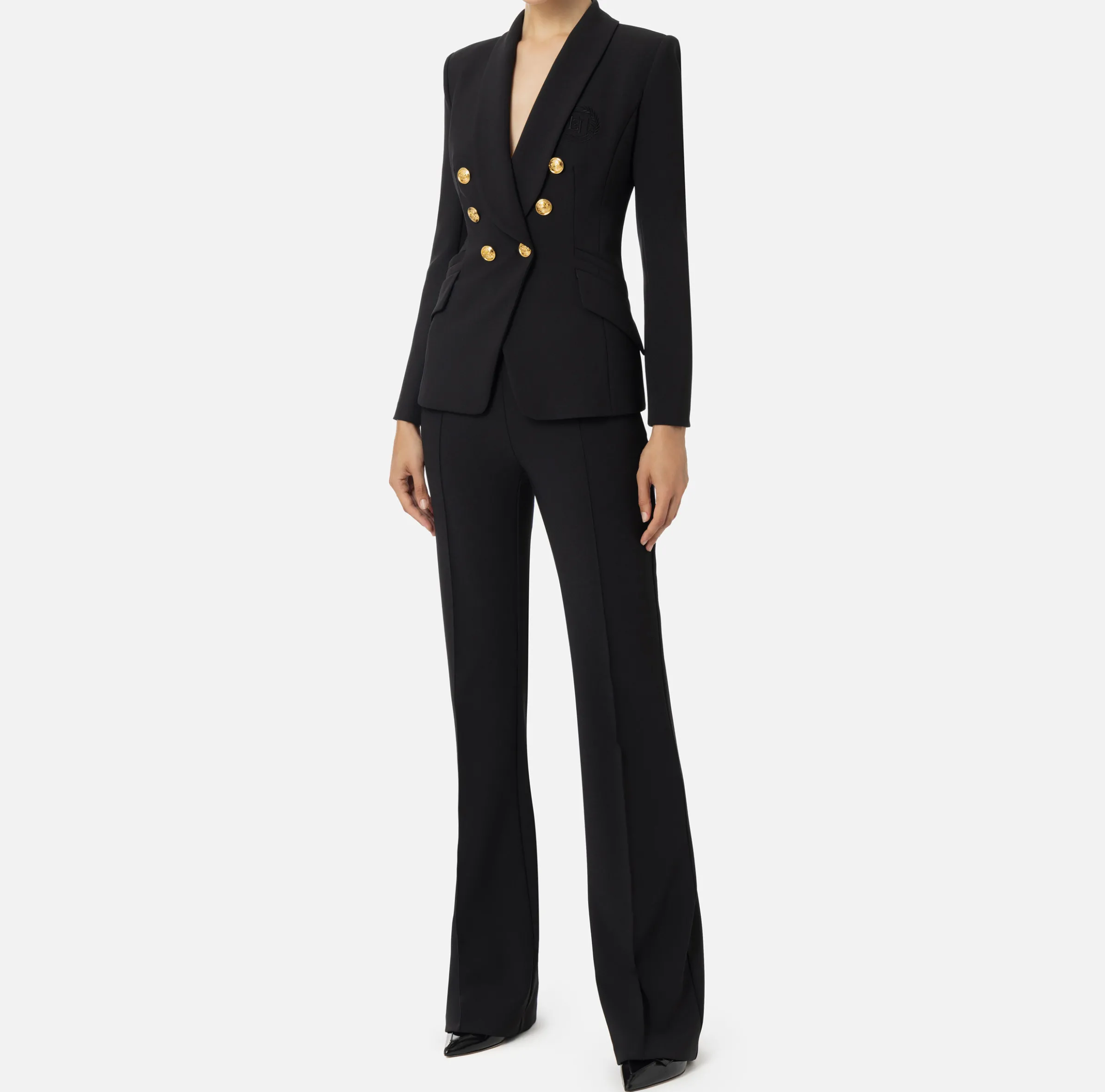 Tailleur in doppio crêpe stretch con giacca sciallata e pantalone a palazzo