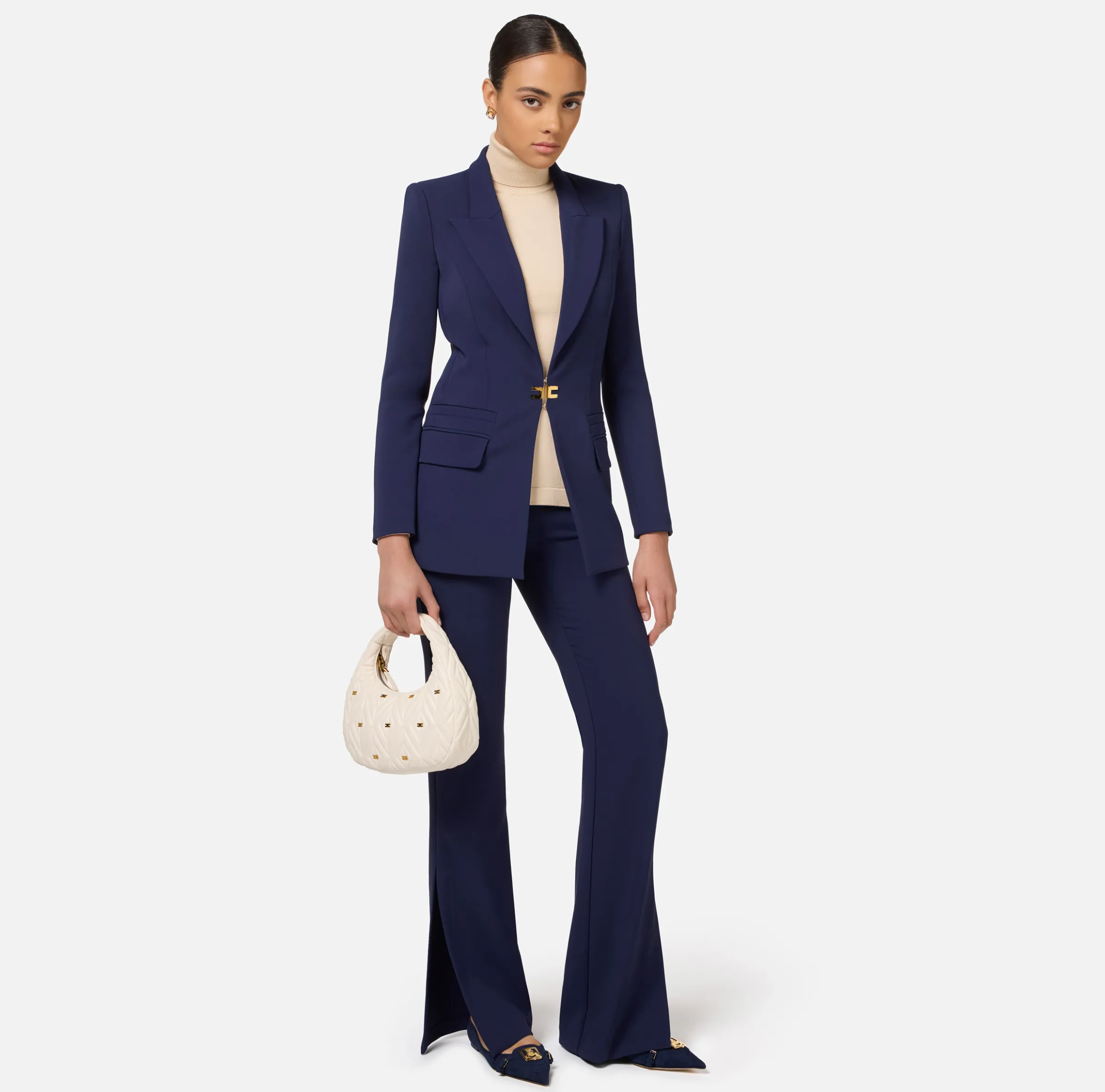 Tailleur in doppio crêpe stretch con giacca dritta e pantalone a palazzo