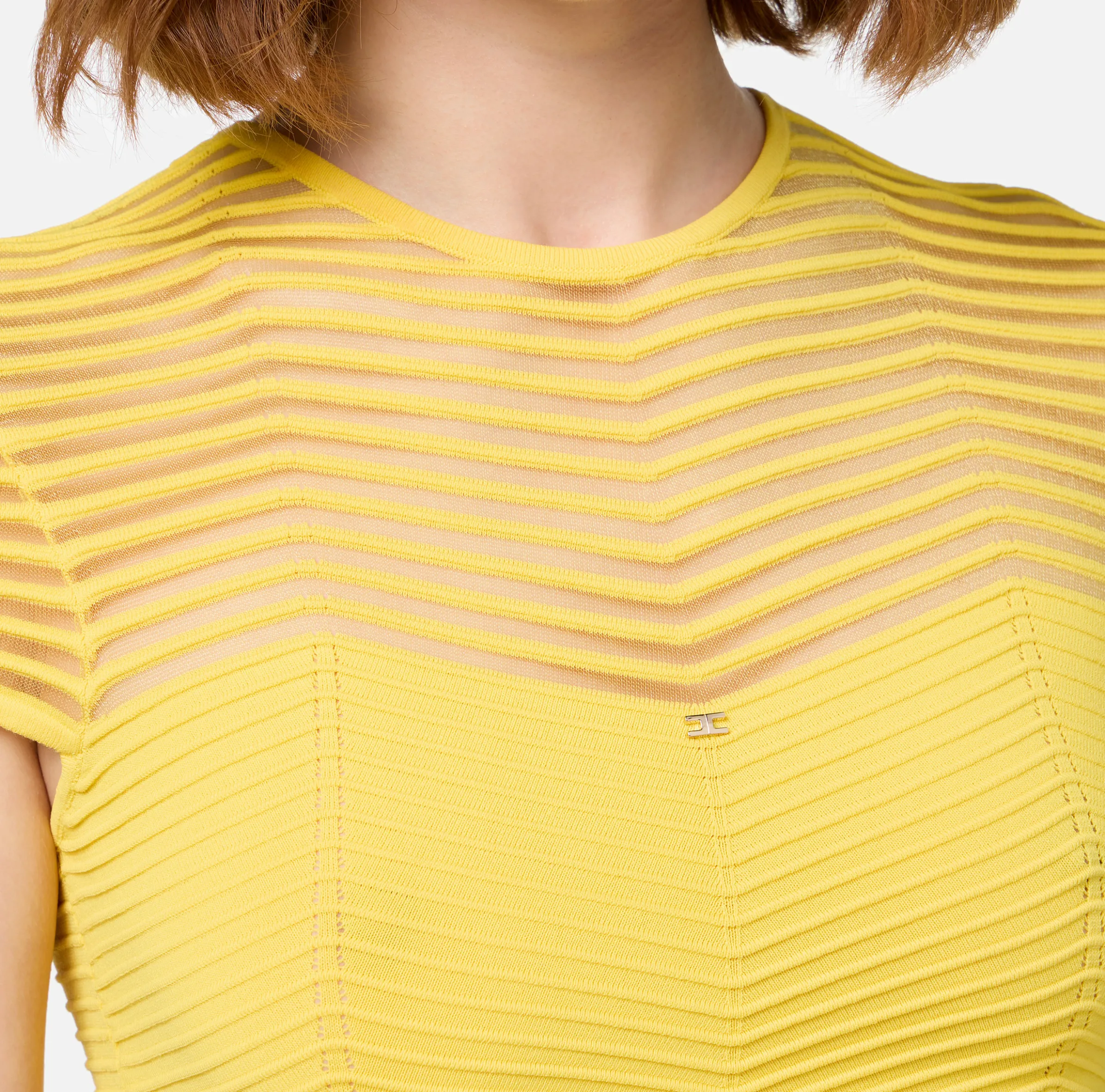 Top cropped in viscosa motivo chevron