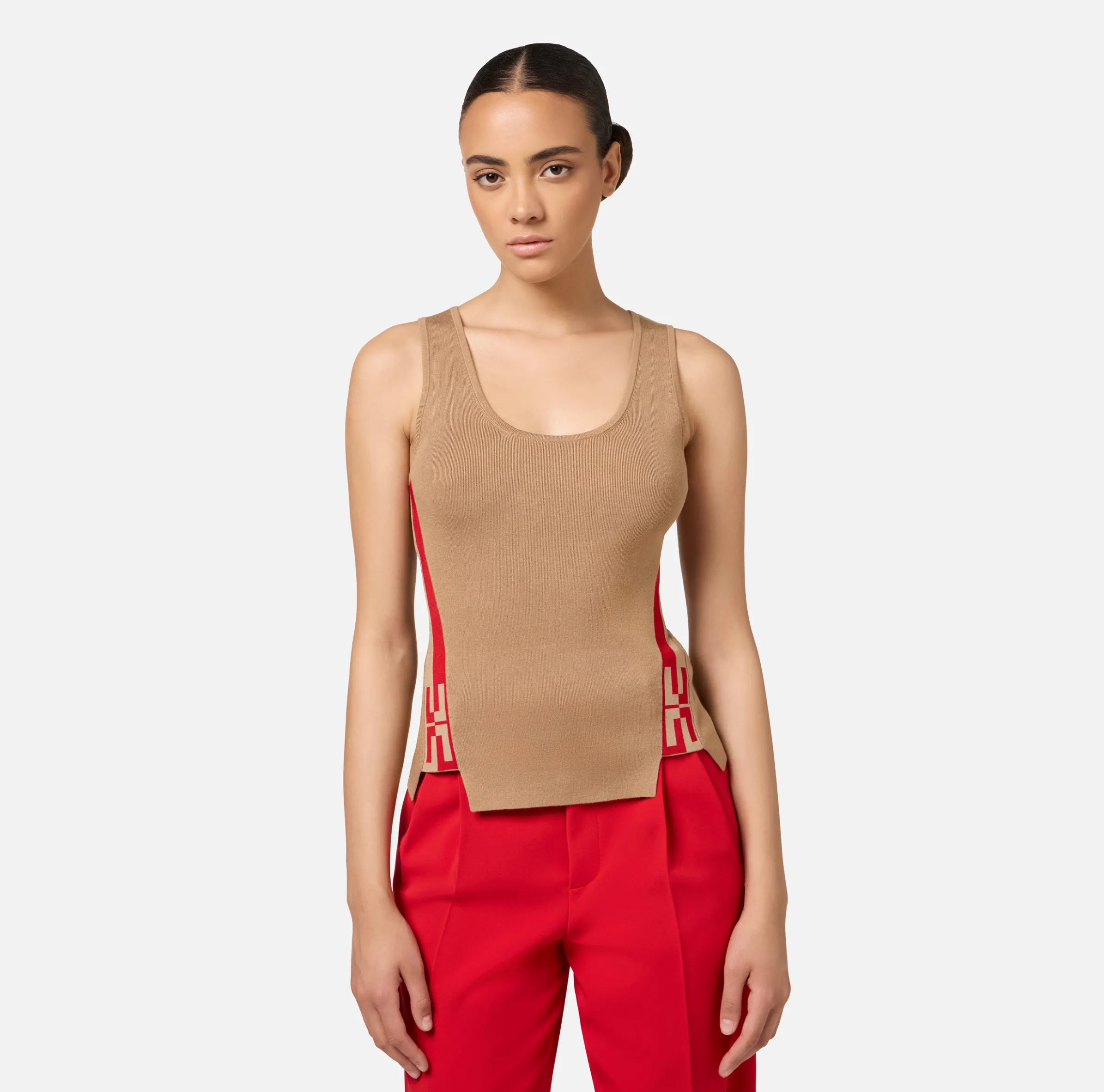 Top in viscosa con bande logate
