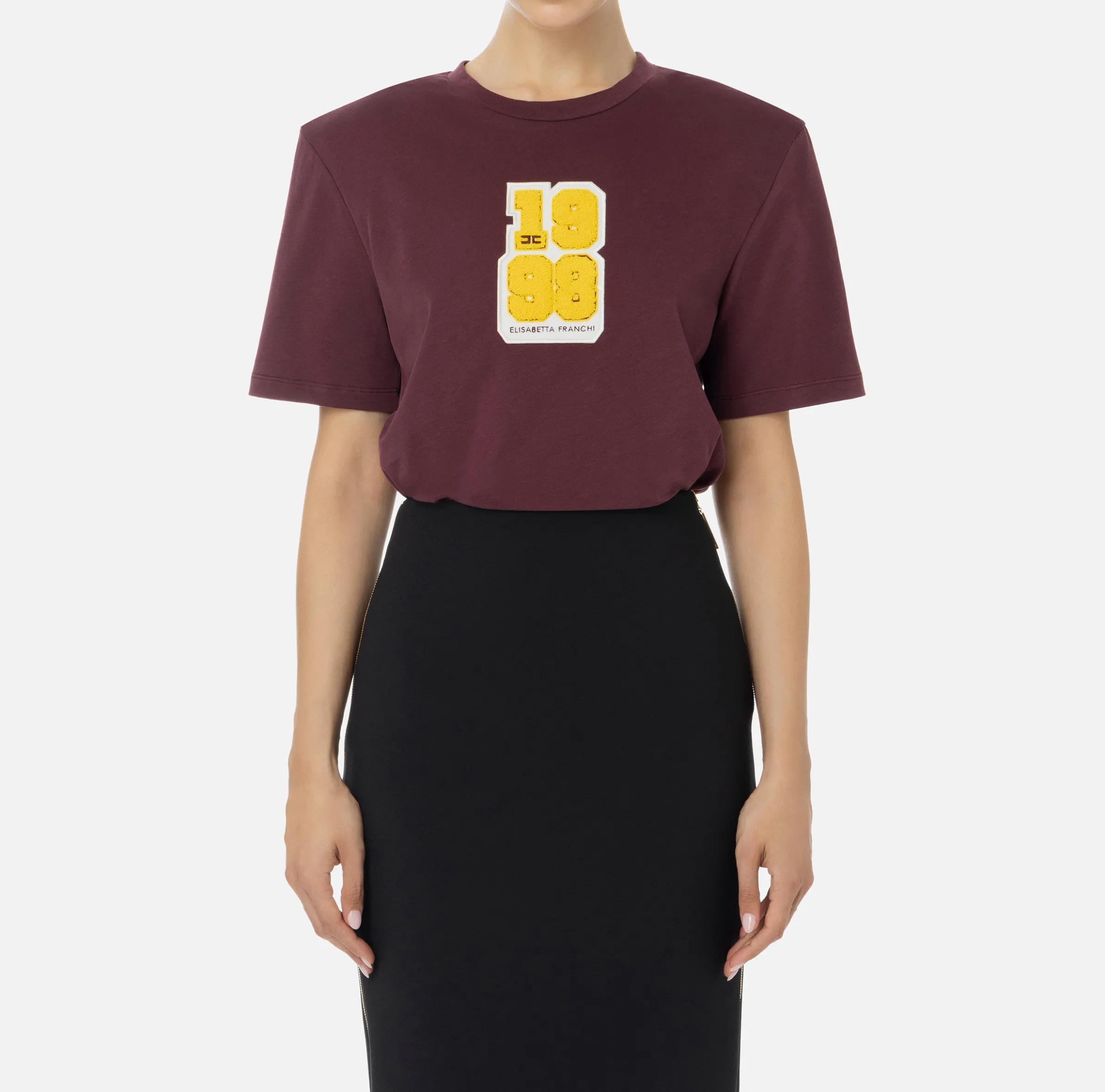 T-shirt in cotone con patch logo stile college