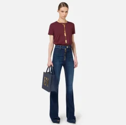 T-shirt in jersey con collana
