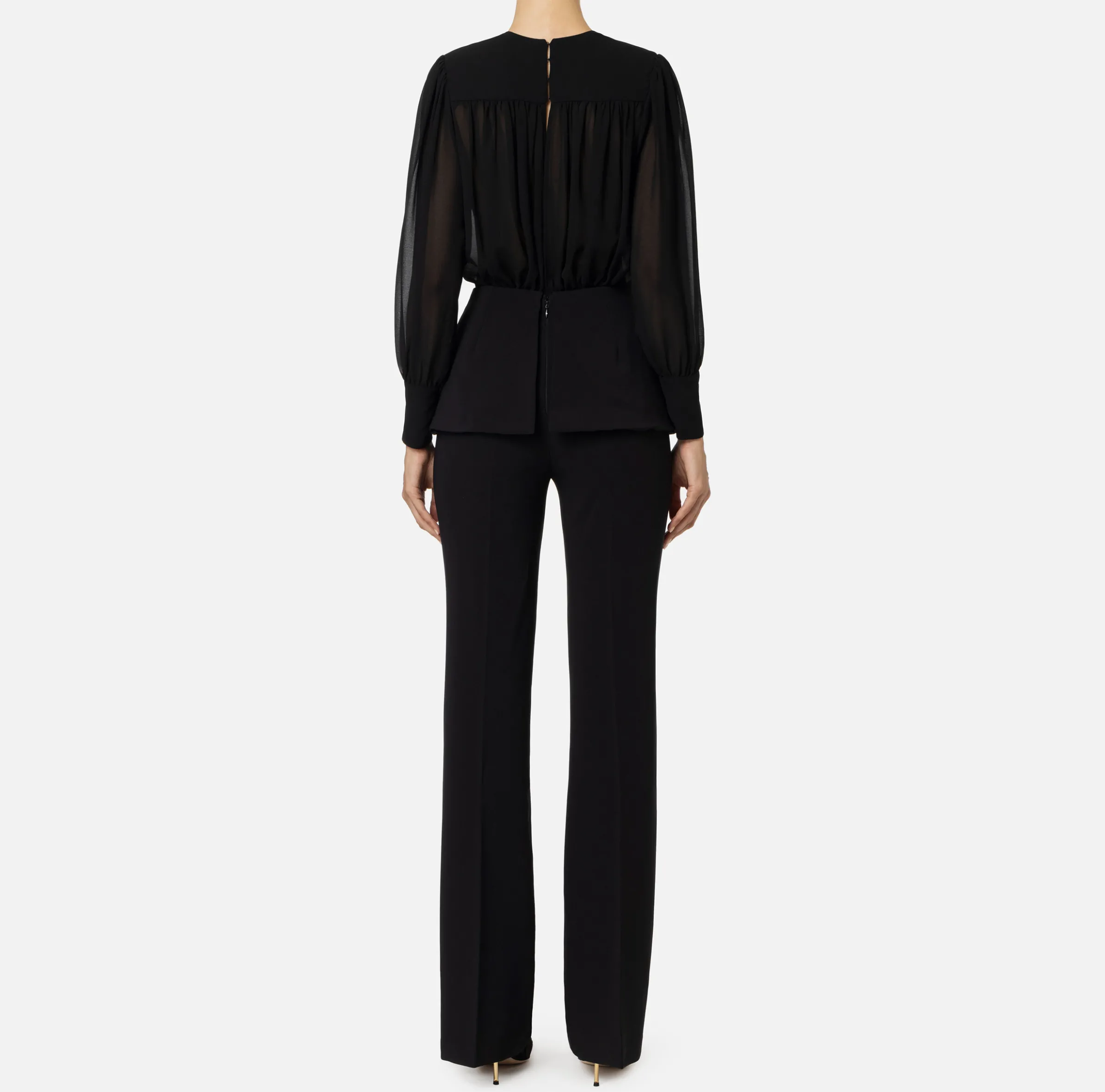 Tuta in crêpe con blusa in georgette e baschina