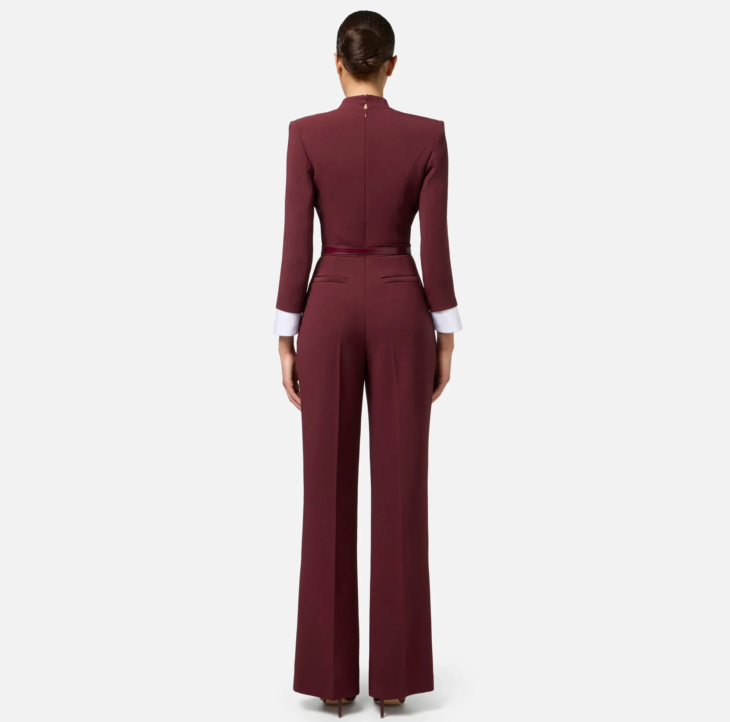Tuta in crêpe stretch con revers in raso